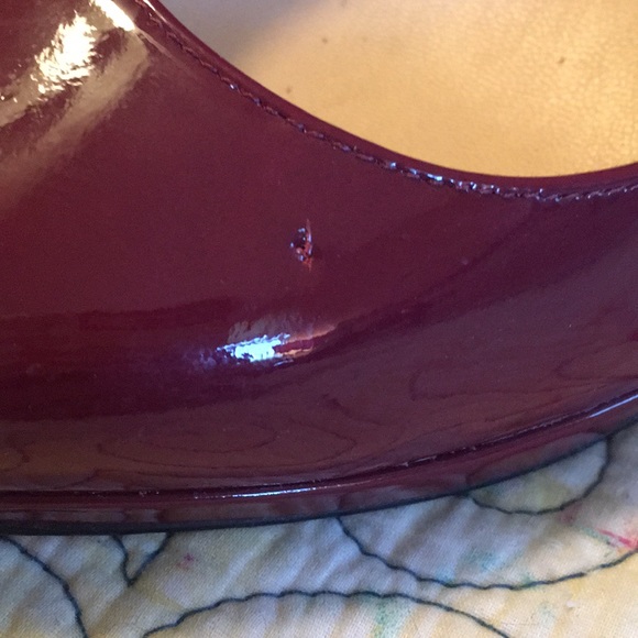 Burgundy patent leather Cole Haan platform pump - Picture 4 of 5